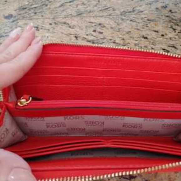 Michael Kors set - Picture 2 of 6